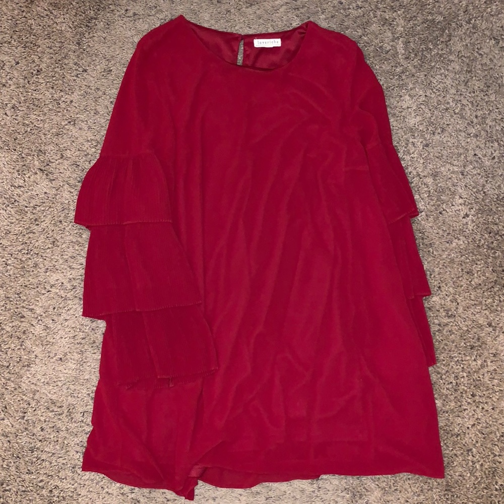 Beautiful long sleeve dress with layers sleeves